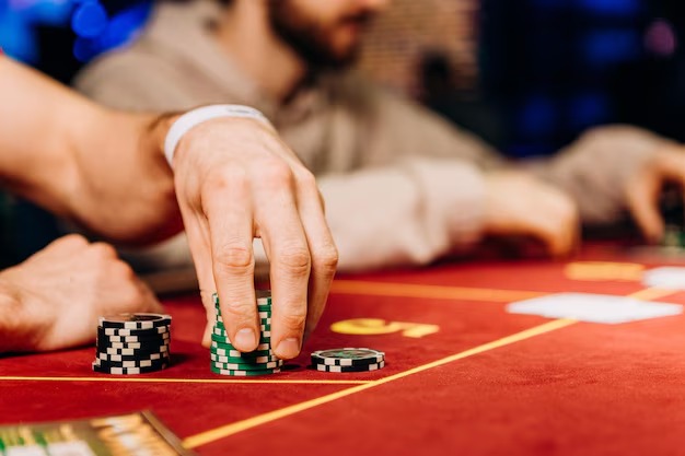 situsplay Android app home screen showing live-dealer tables, sportsbook, and slots categories